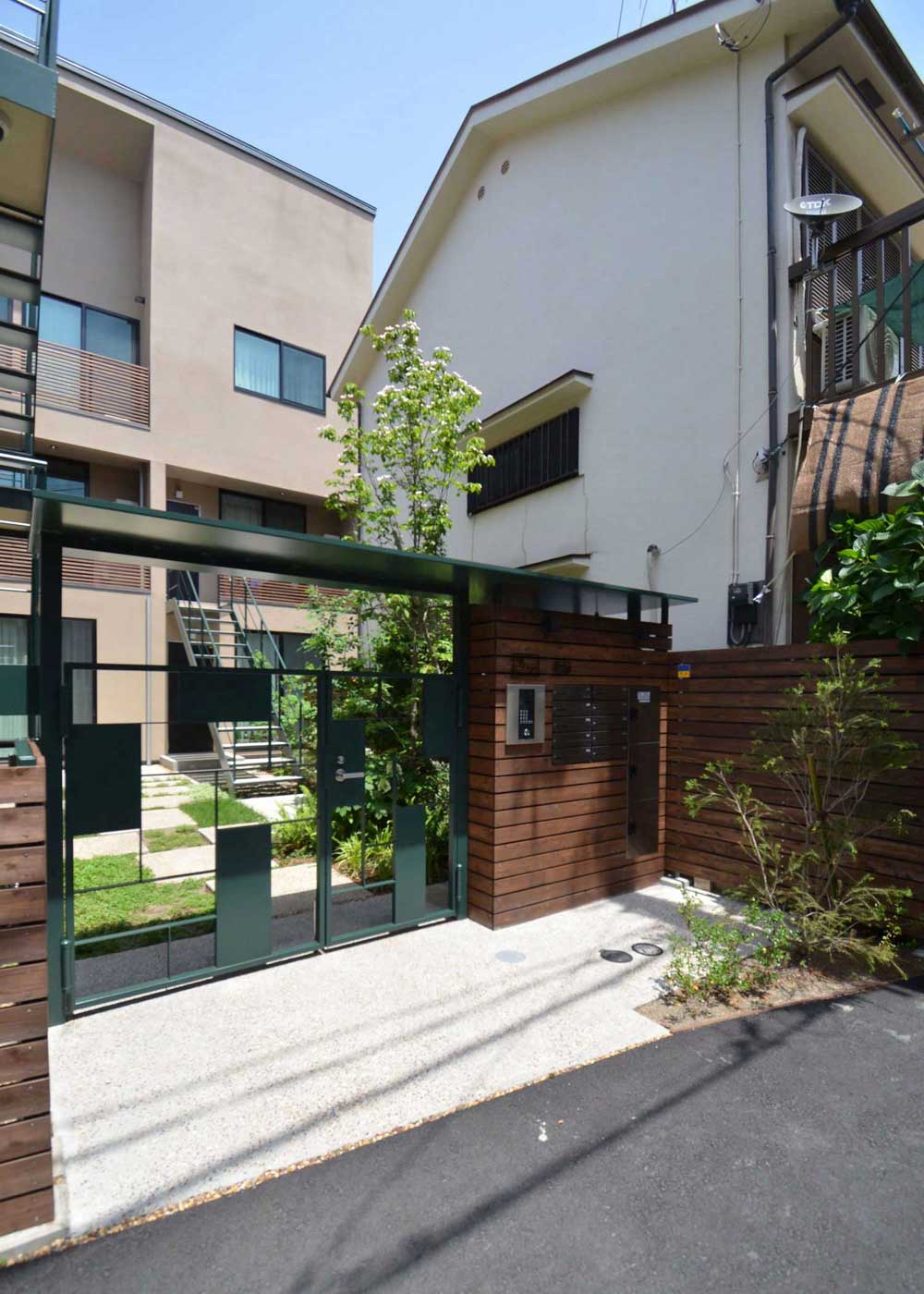 ろじにわの家／十色ハウス